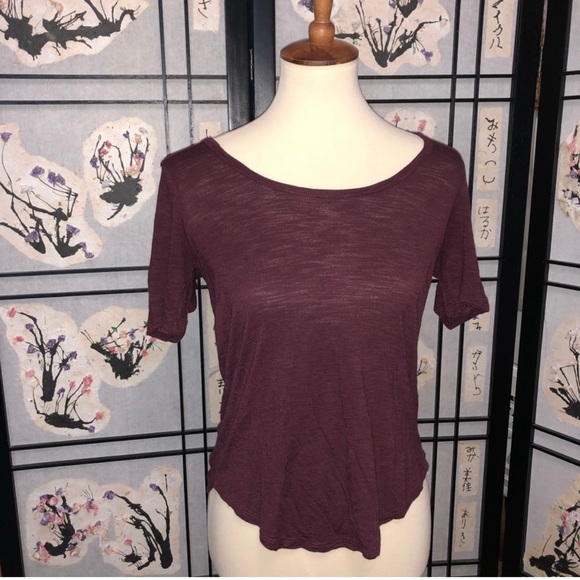 Outfit: T-shirt and skirt! Maroon T-shirt by MADEWELL and multicolored skirt - Picture 6 of 8